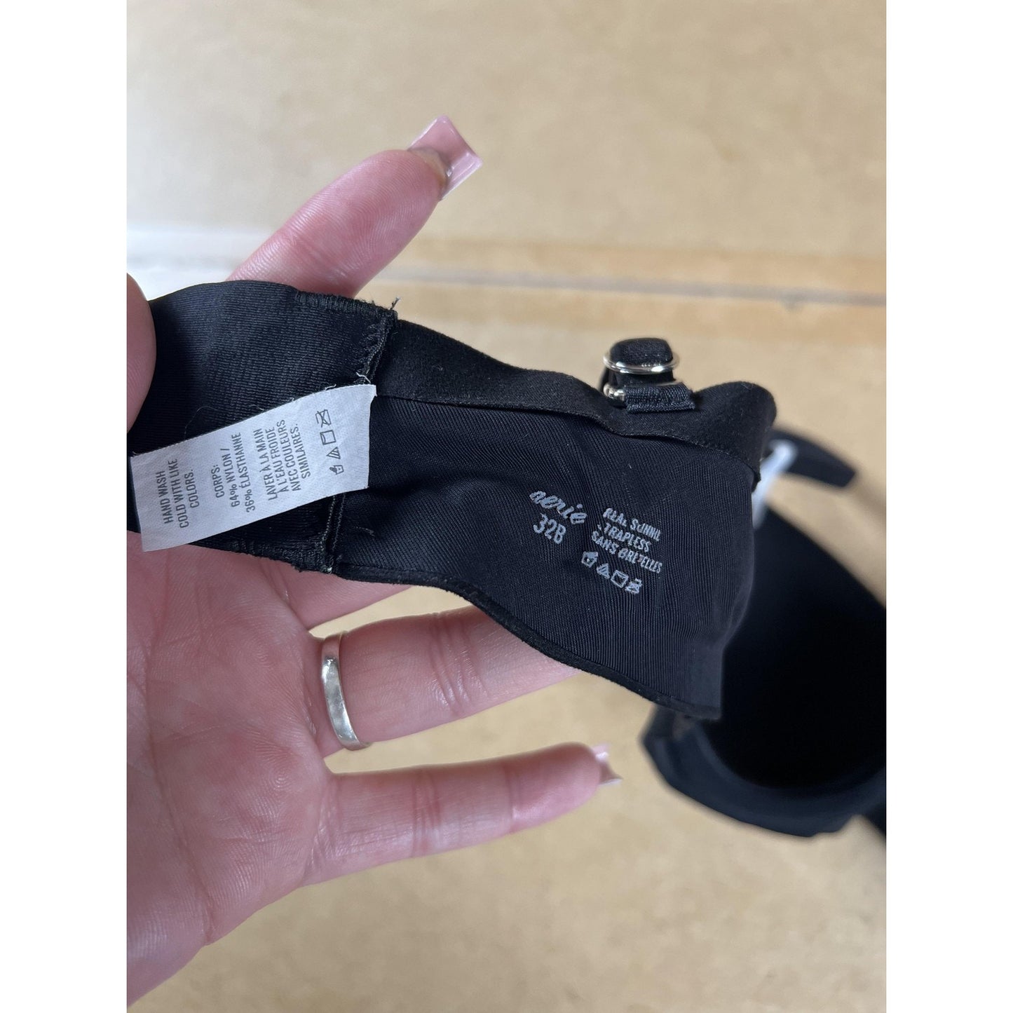 Aerie Bra Womens 32B Black T-Shirt Molded Padded Underwired Seamless Adjustable