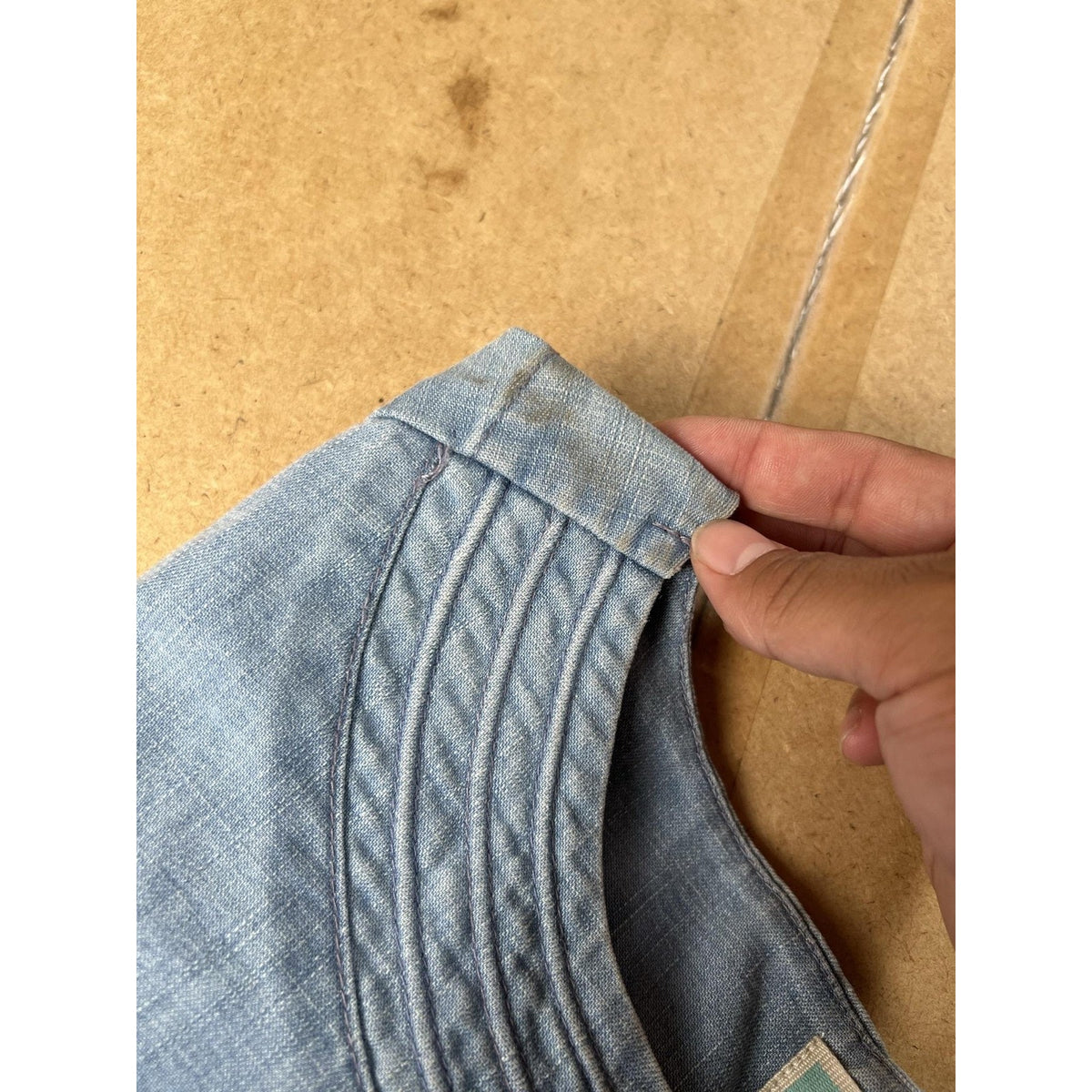 Martha Stewart Everyday Blouse Womens M Blue Tunic Chambray Pleated Casual
