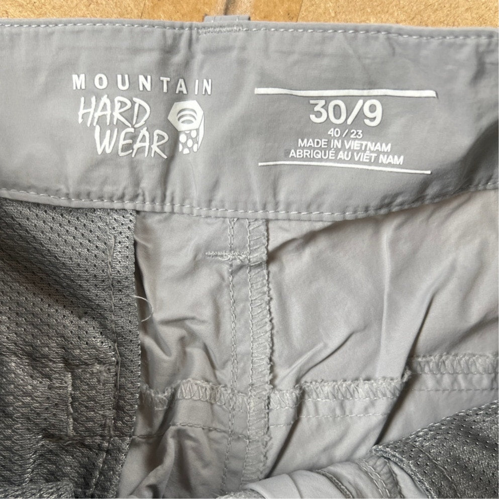 Mountain Hardwear Cargo Shorts Running Thin Nylon Packable Men’s Size 30/9