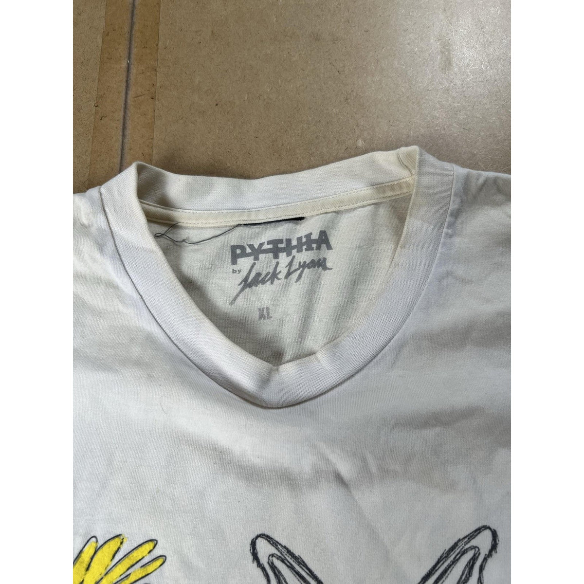 PYTHIA Shirt Mens XL White Cotton Crew Neck Graphic Daisy Butterfly Logo Front