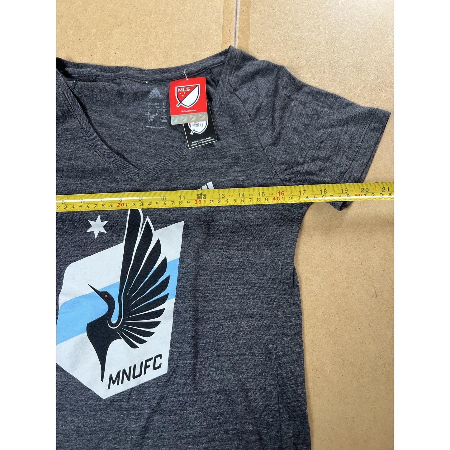 Adidas T-Shirt Womens L Gray V-Neck Raglan MNUFC MLS Soccer Official Licensed