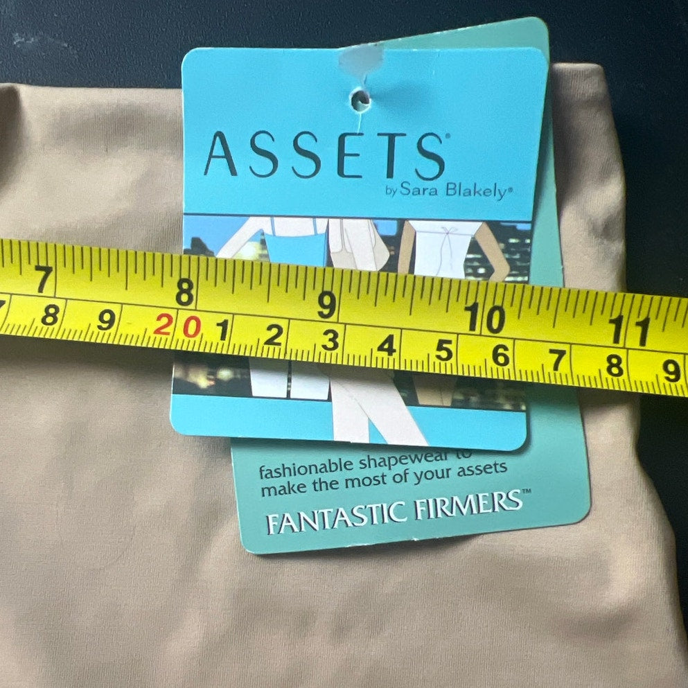 Love Assets NWT Shaping Girl Shorts Size XL tan