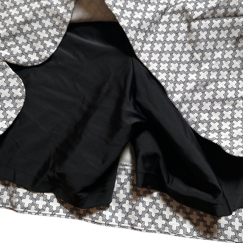 S.C. & Co. Womens 2XL Black White Pattern AOP Tummy Control Skort Front Pockets