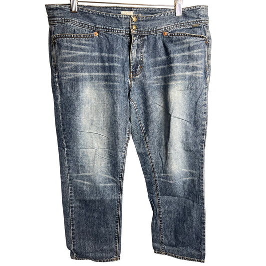 Calvin Klein Size 13 Faded Denim Women's Capri Jeans *Minor hole*