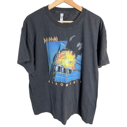 2016 Def Leopard Pyromonia Graphic Band Modern T-shirt Large