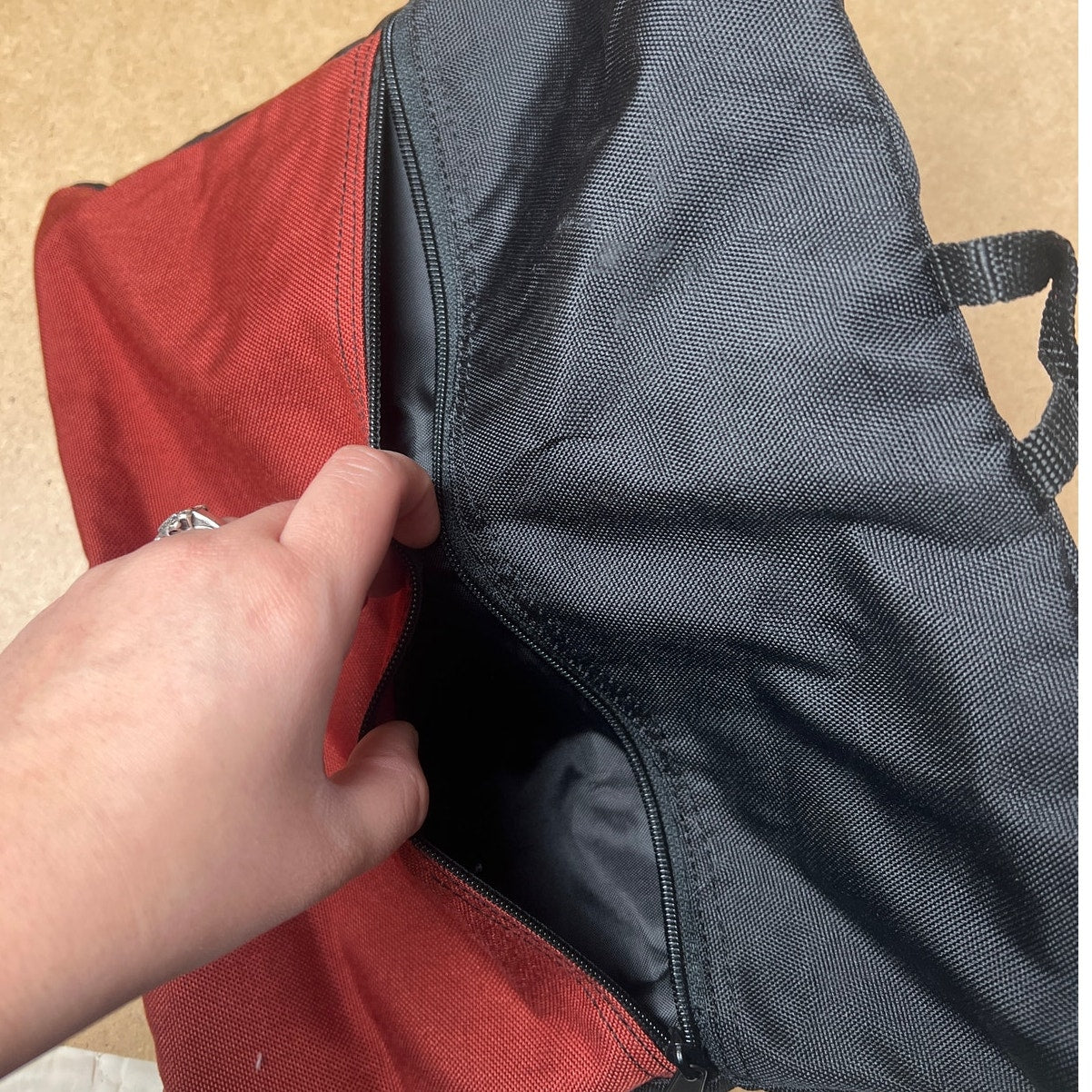 REI Hanging Sundry Personal Items Zipper Travel Pouch Tote Bag