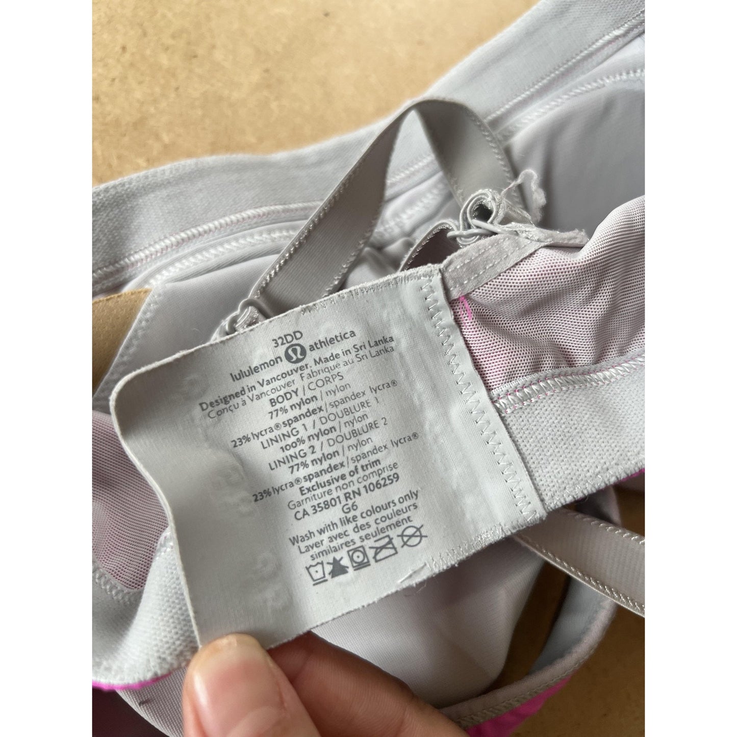 Lululemon Athletica Bra Womens 32DD Pink Sports Bra Underwired High Support