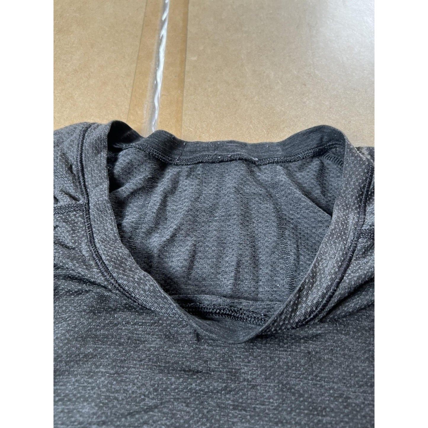 Lululemon Shirt Mens L Gray Long Sleeve Crew Neck Athletic Tagless Breathable