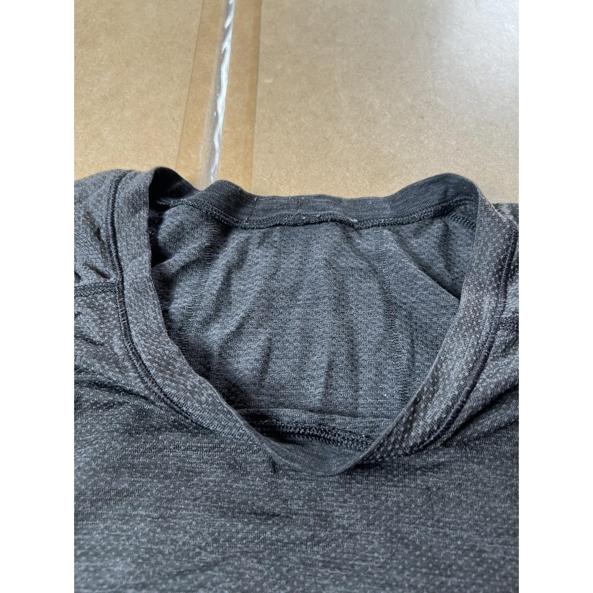 Lululemon Shirt Mens L Gray Long Sleeve Crew Neck Athletic Tagless Breathable