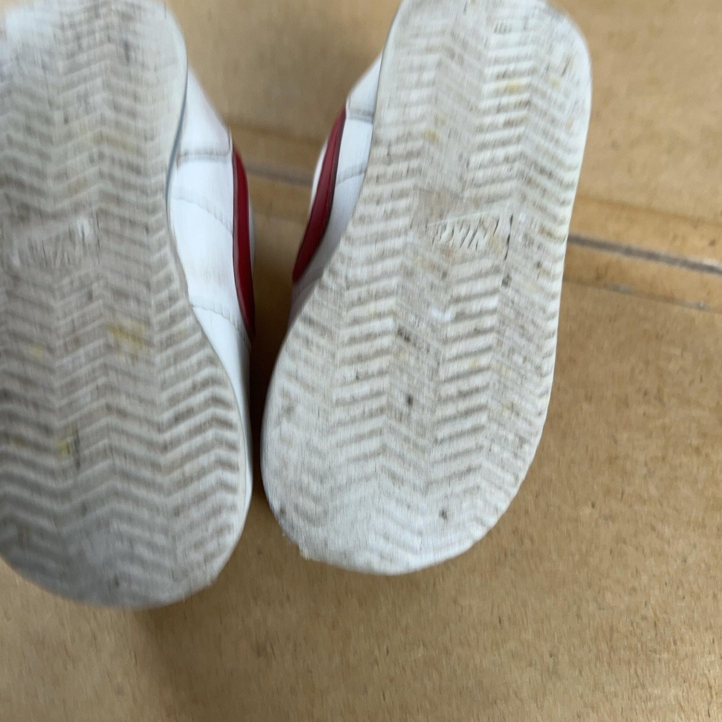 Nike Shoes Womens Size 5 White Faux Leather Slip-On Hook & Loop Logo Casual