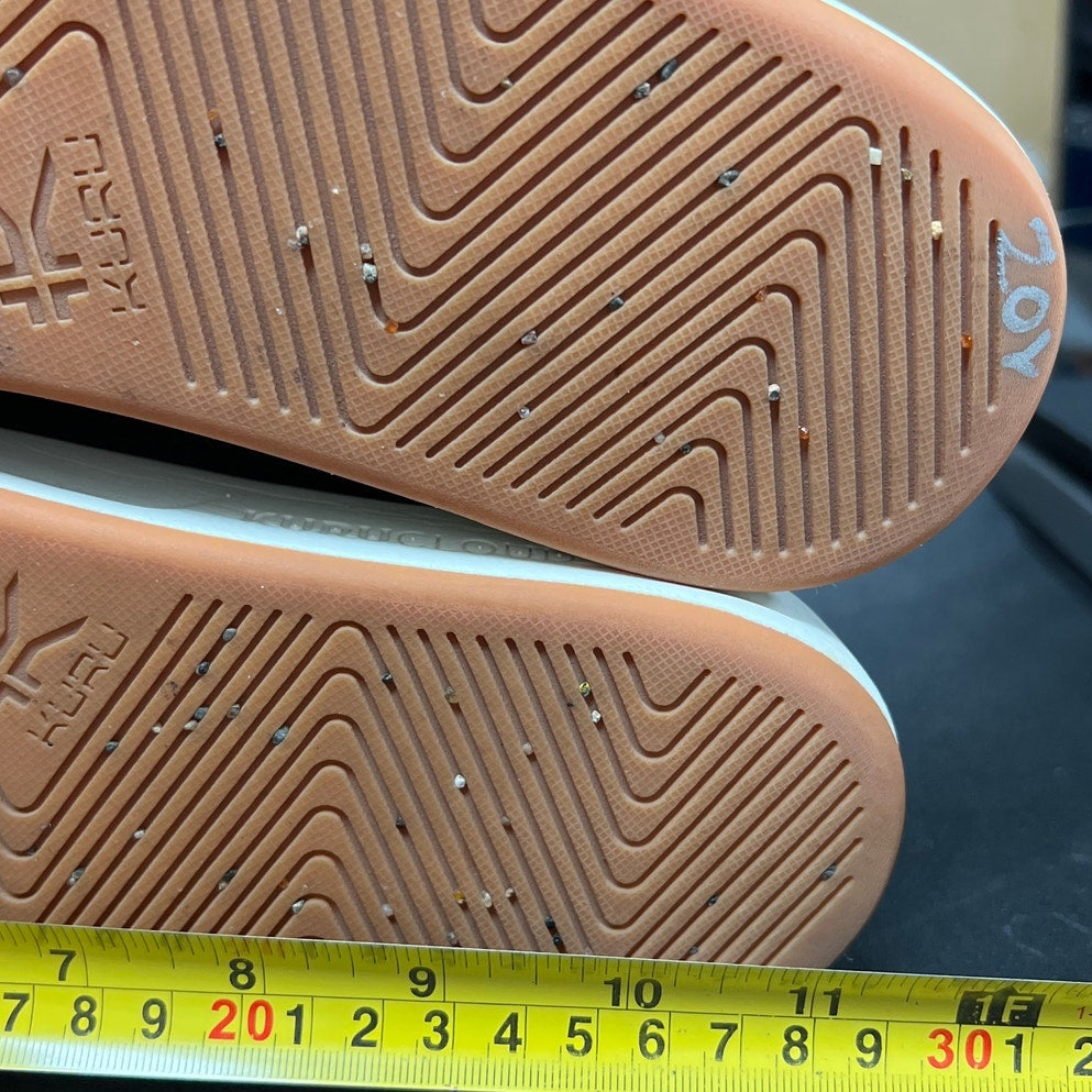 Kuru Women's Size 11 Roam Walking Tennis Shoe