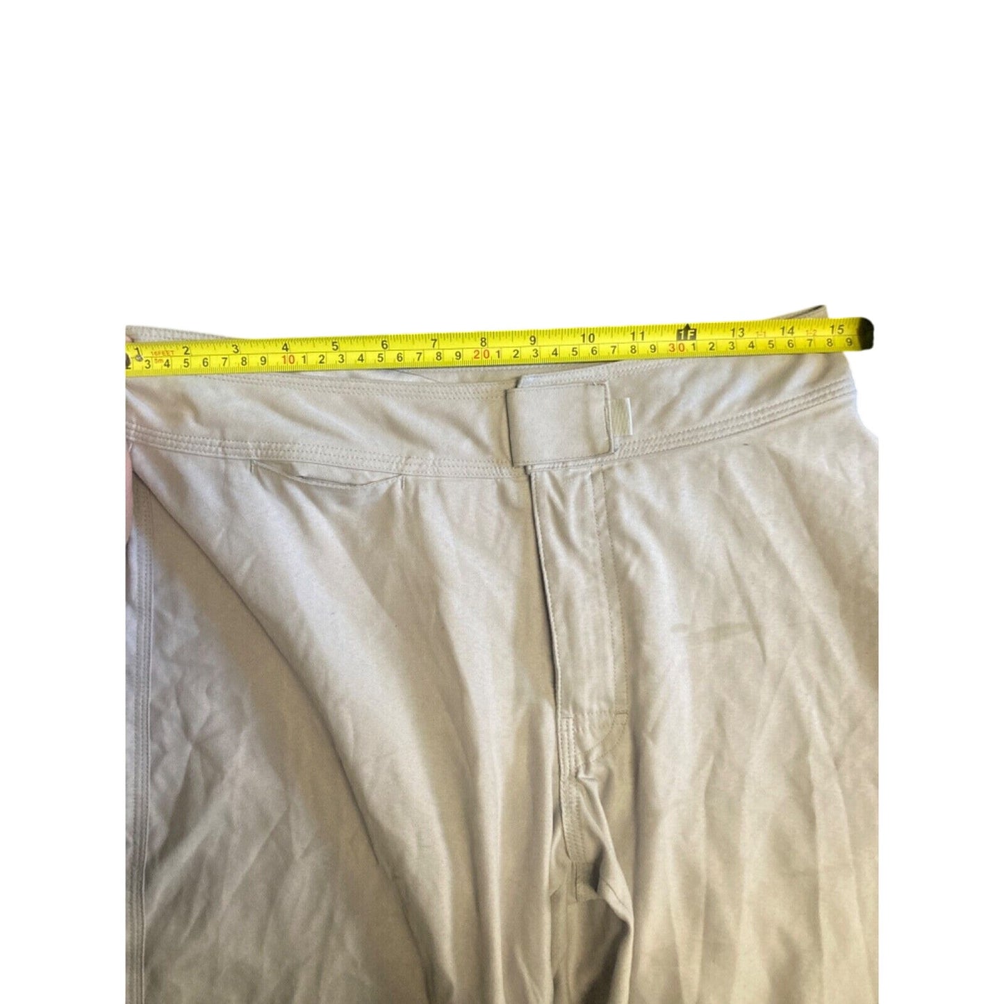 𝅺Patagonia light gray capri pants women's size 6 - see description