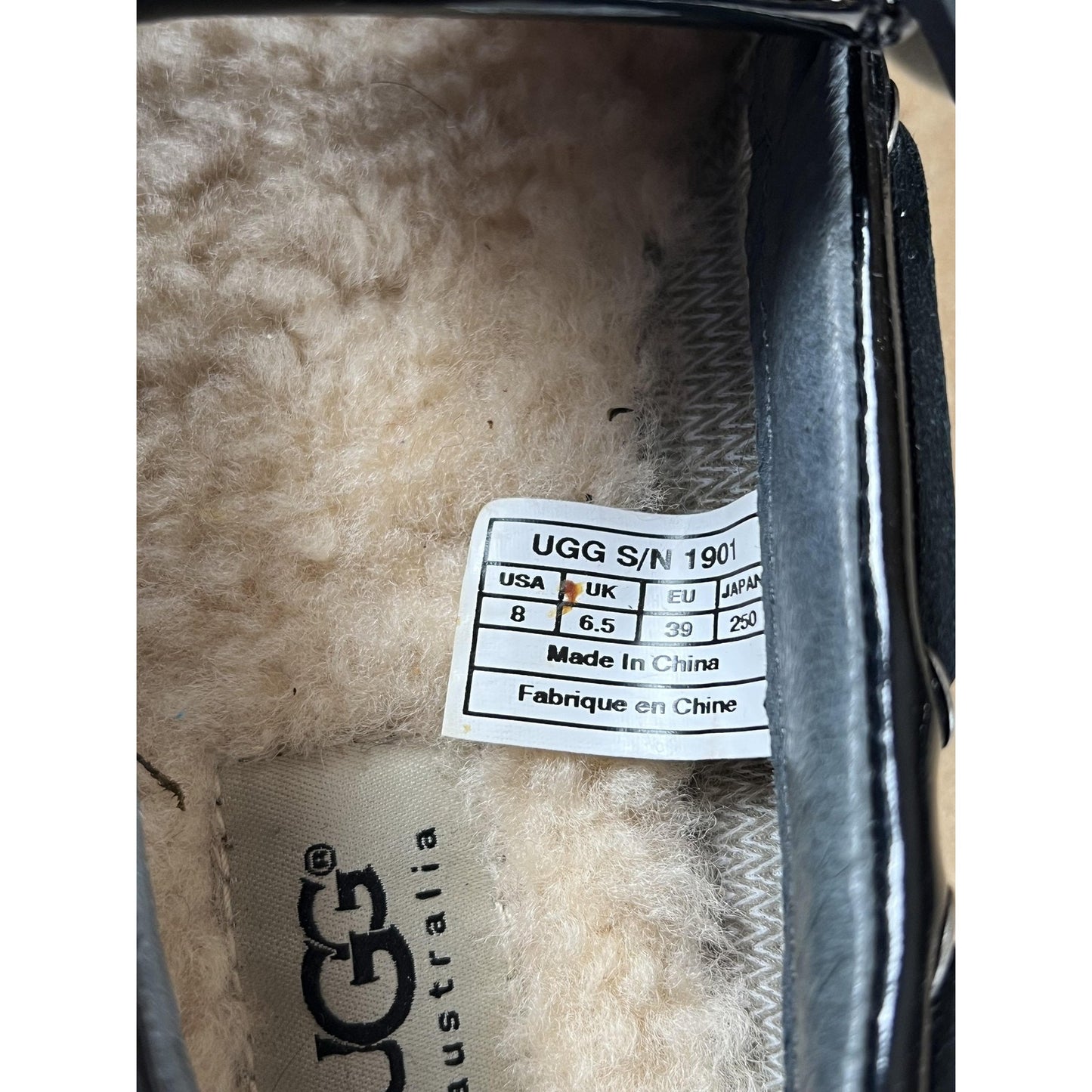 UGG Shoes Womens Size 8 Black Patent Leather Boat Shoe Lined Shearling