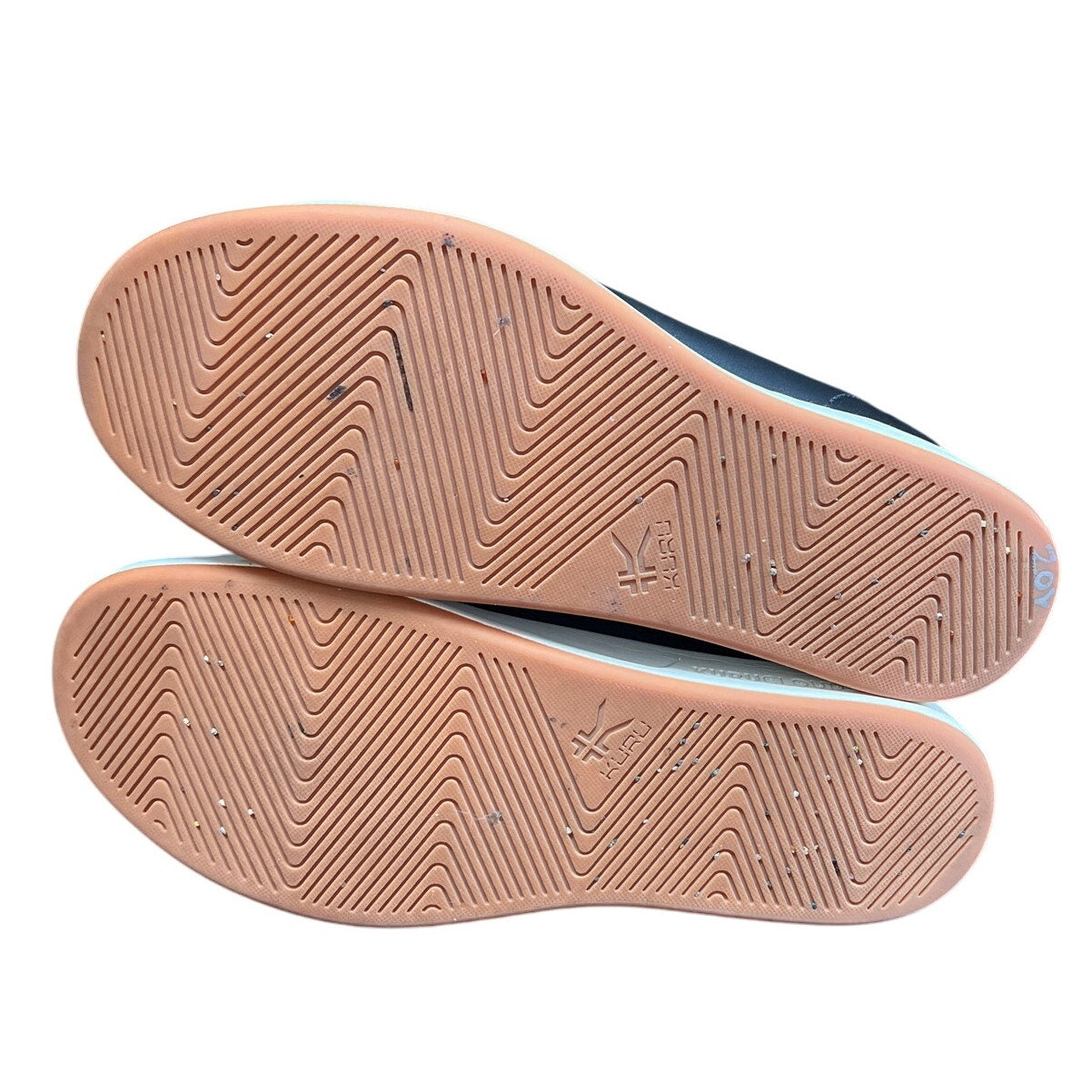 Kuru Women's Size 11 Roam Walking Tennis Shoe