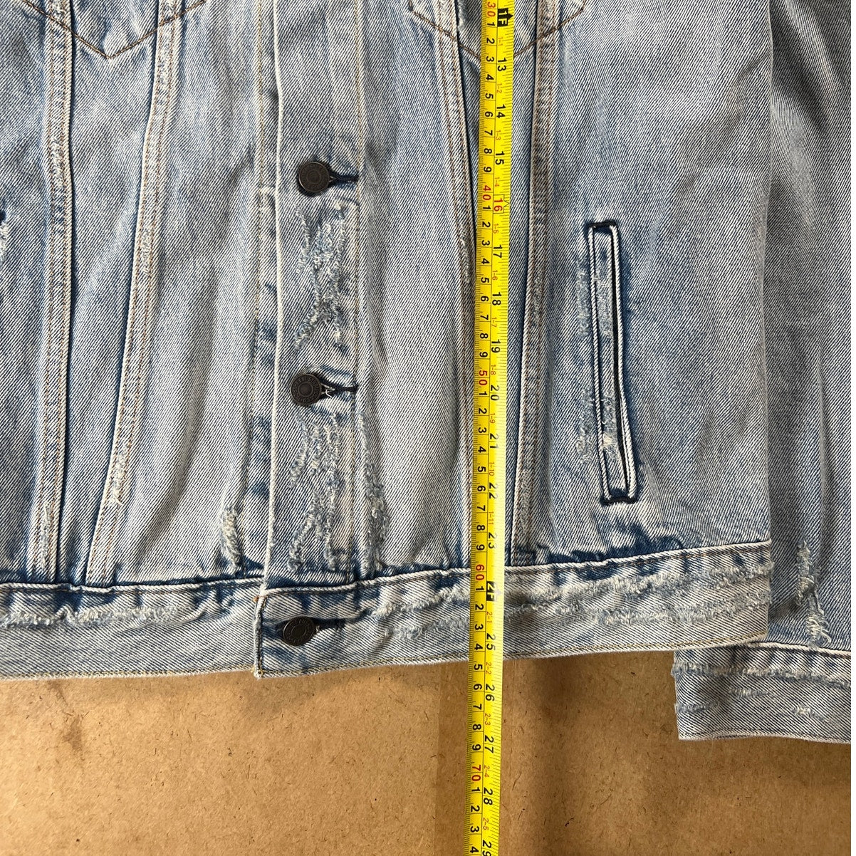 Levi's Denim Get Distressed Trucker Jacket Size L