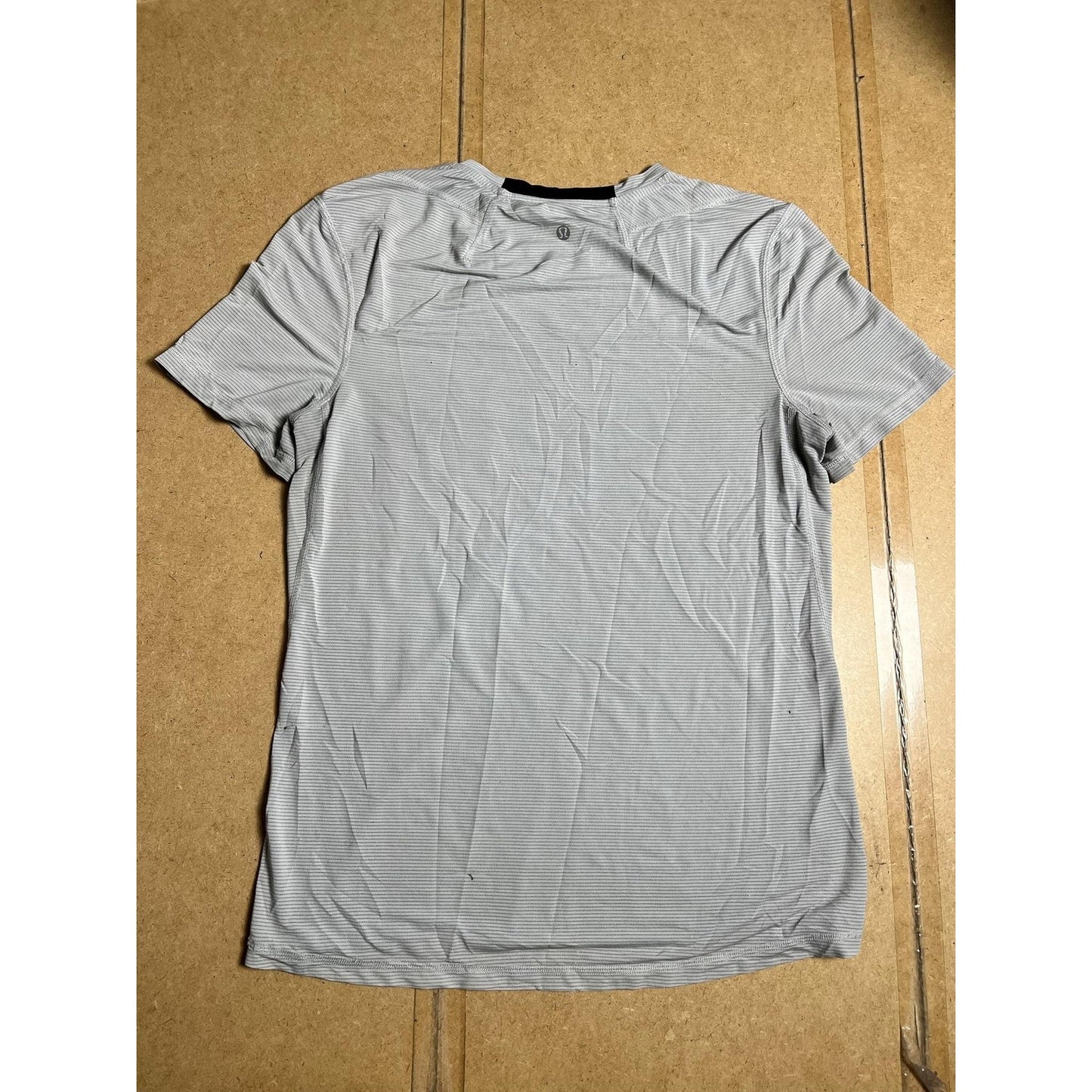 Lululemon Shirt Mens L Gray Striped Lightweight Crew Neck Athletic Running