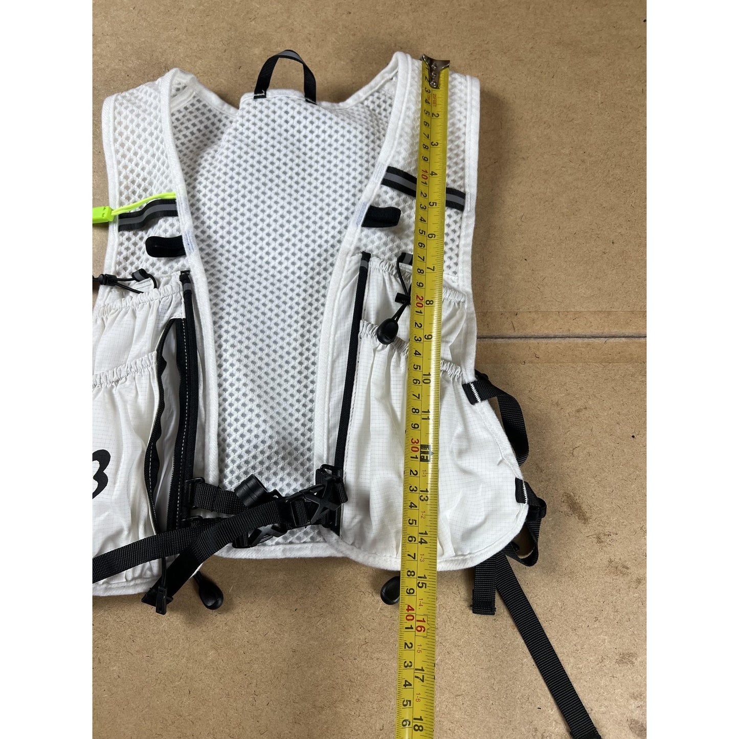 BECOJADDE White Running Vest Small Mens Nylon 5 Pockets Buckle Multifunction