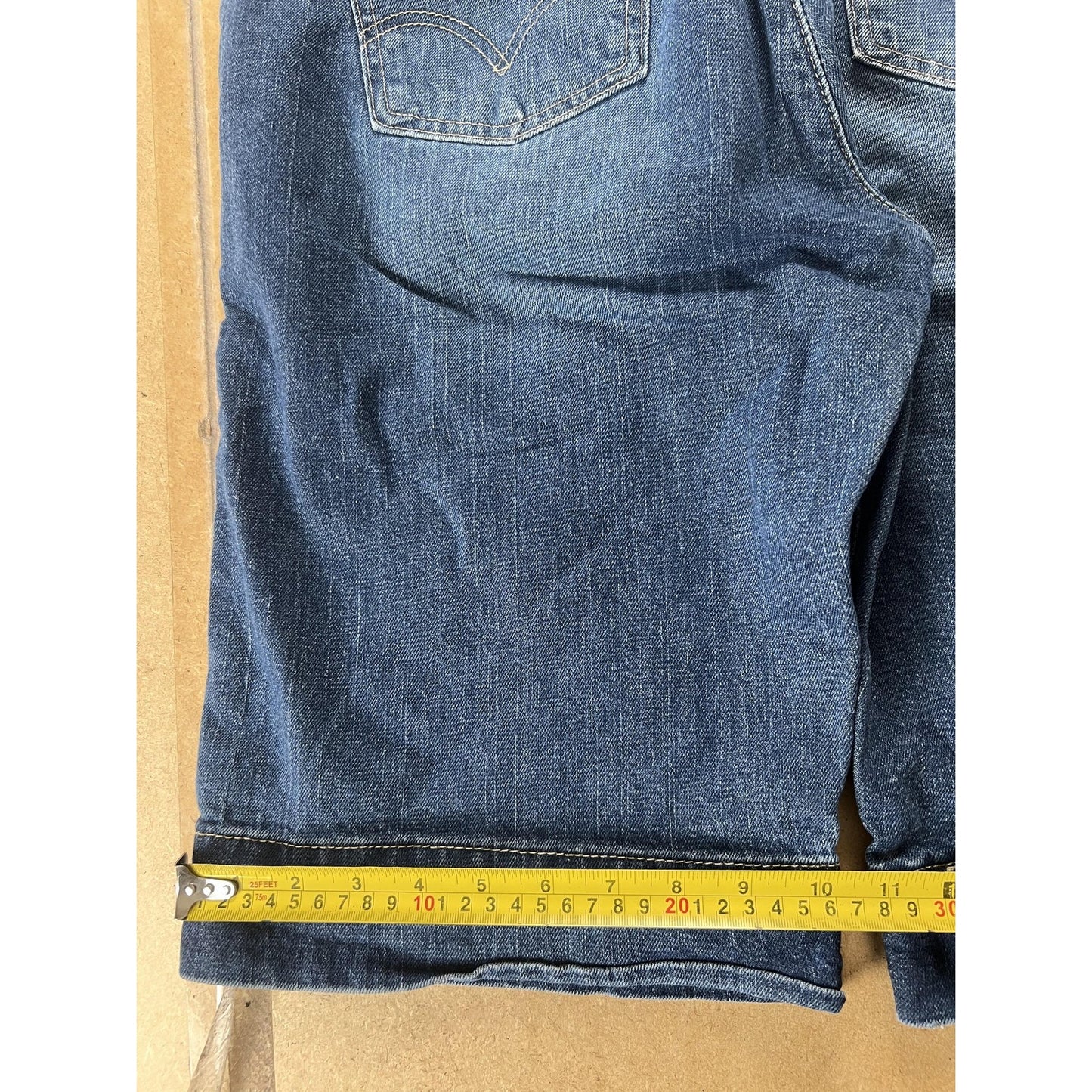 Levi's women’s 16 Blue Denim Bermuda Shorts Relaxed Fit Stretch 5-Pocket Casual