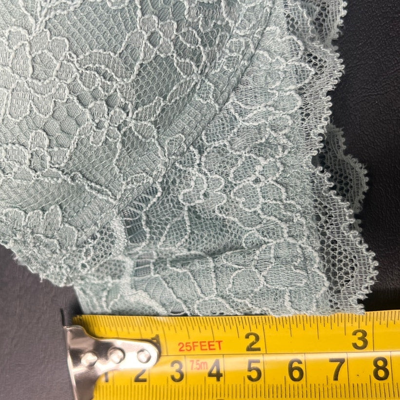 Victoria Secret No Wire 32B Dream Angels Push Up Wireless Lace Bra