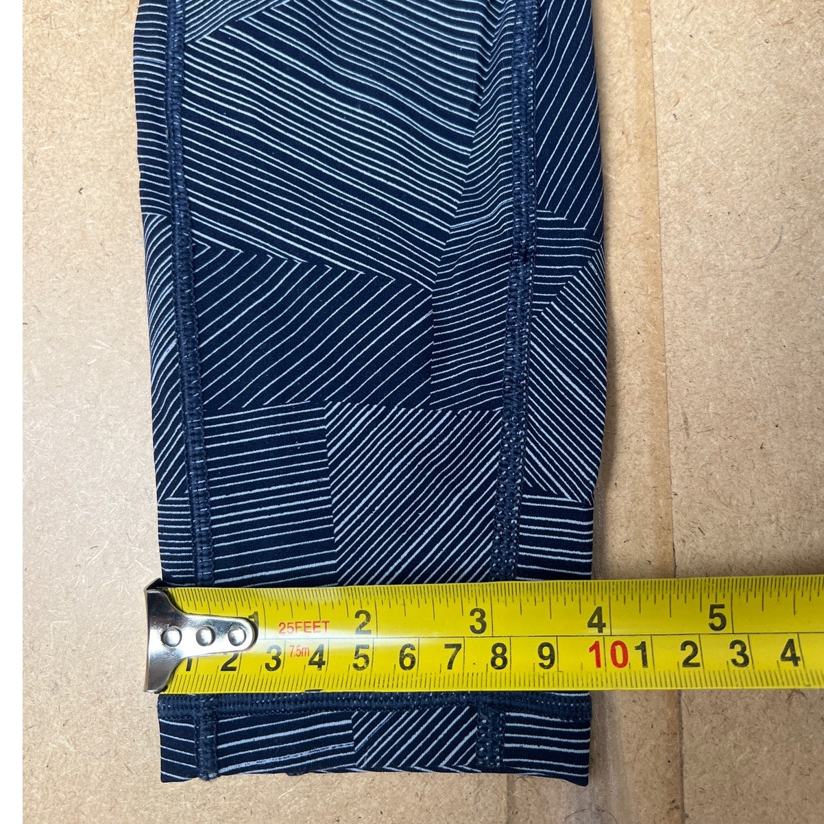 Lululemon Speed Up Tight  Full-On Luxtreme Size 4 Leggings