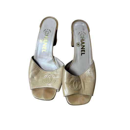 CHANEL Shoes Womens 6 Beige Leather Mule Block Heel Open Toe Slip On CC