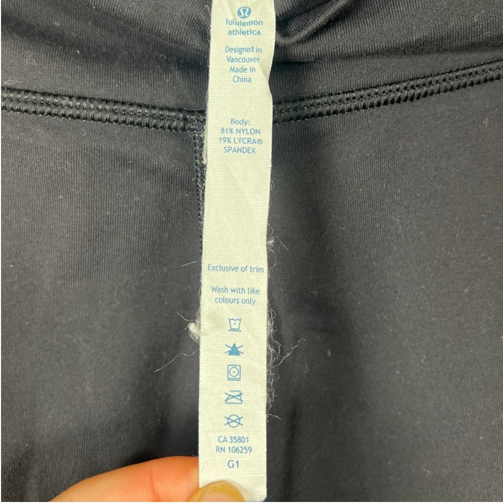 Lululemon Size 13 Women Black Stretch Pull On High Rise Yoga Cropped Leggings