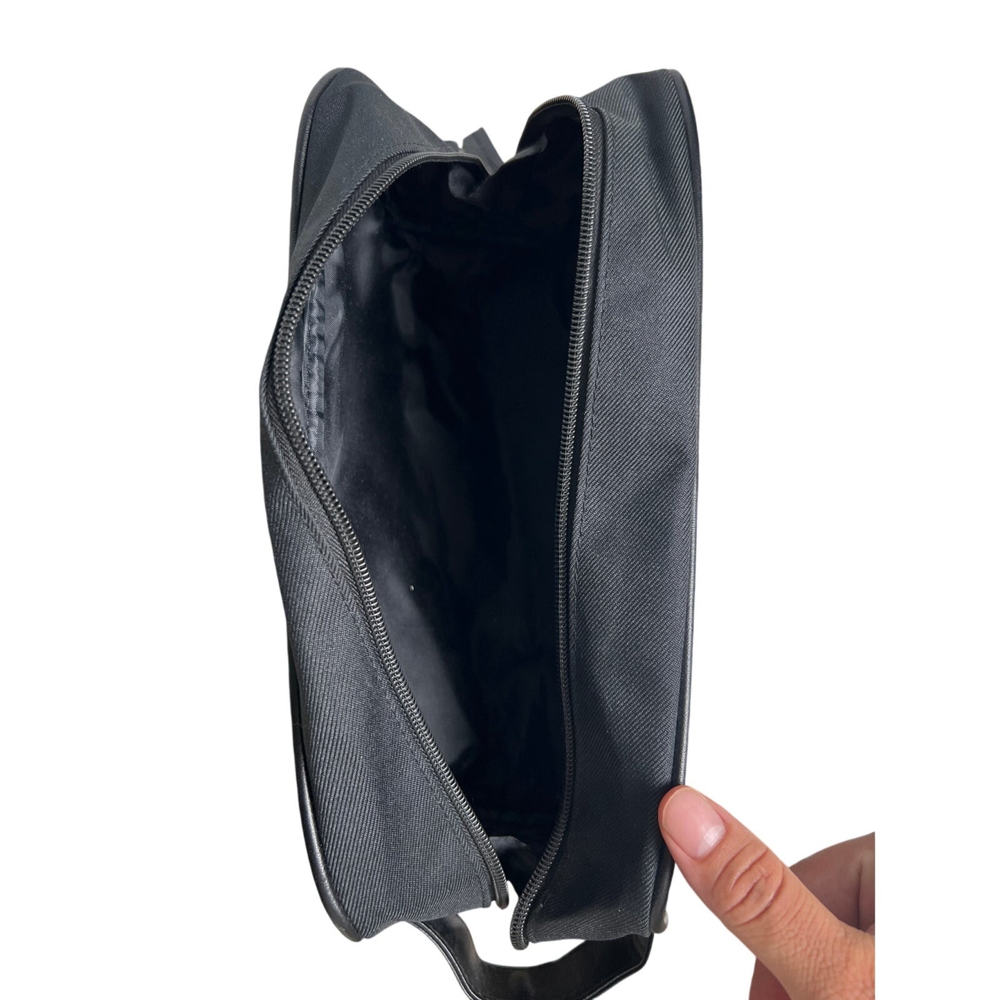 NWT GUESS Travel Organizer With Carrying Handle Black Bag