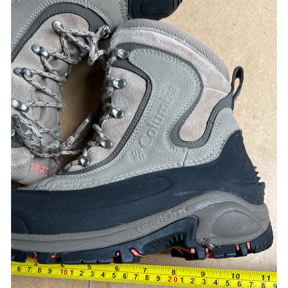 Columbia Size 9.5 Boots Bugaboot Omni Heat 200grm Tan Lace Up Boots Women's