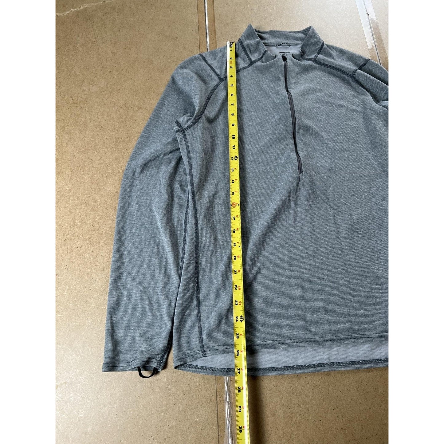 Patagonia Shirt Mens L Gray Mock Neck 1/2 Zip Lightweight Polyester Breathable