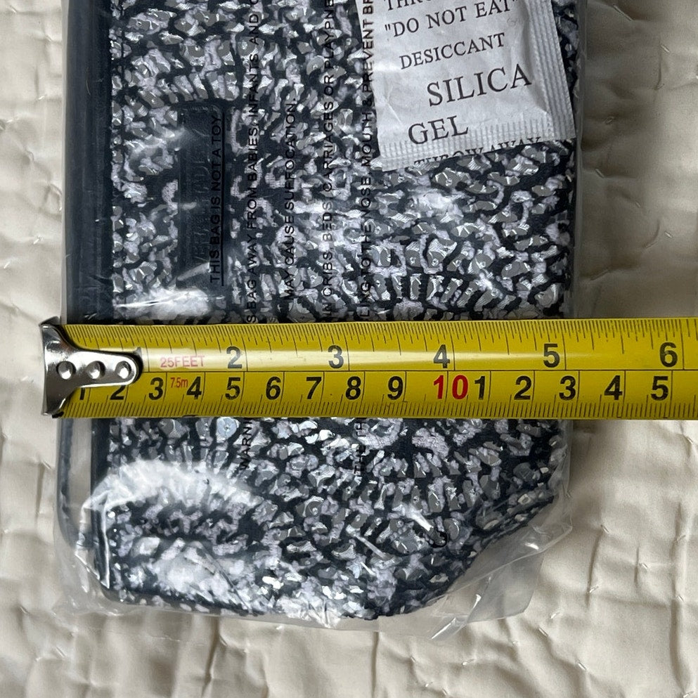 NWT Vera Bradley Mesh Sequin Wristlet CAMOCAT BLACK Small Bag