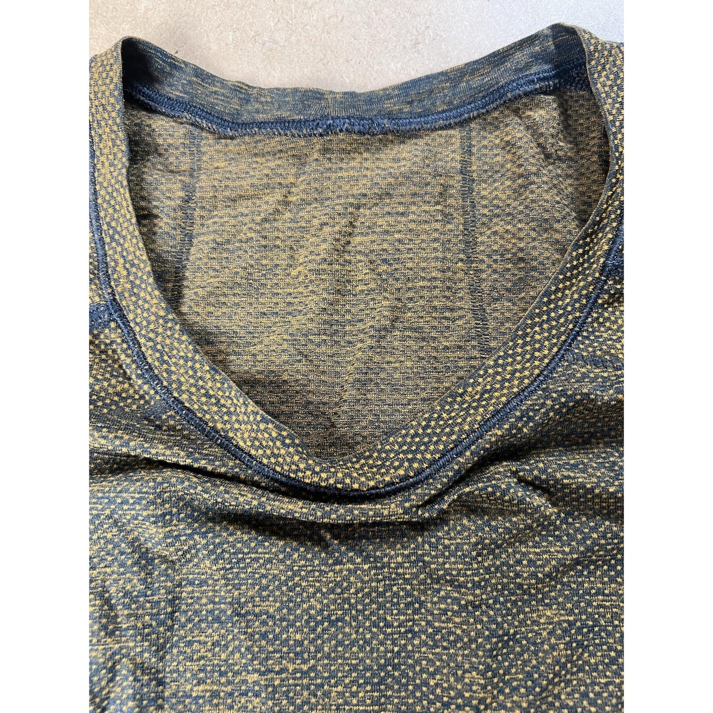 Lululemon Live In Practice Shirt Mens XL Green Athletic Crew Neck