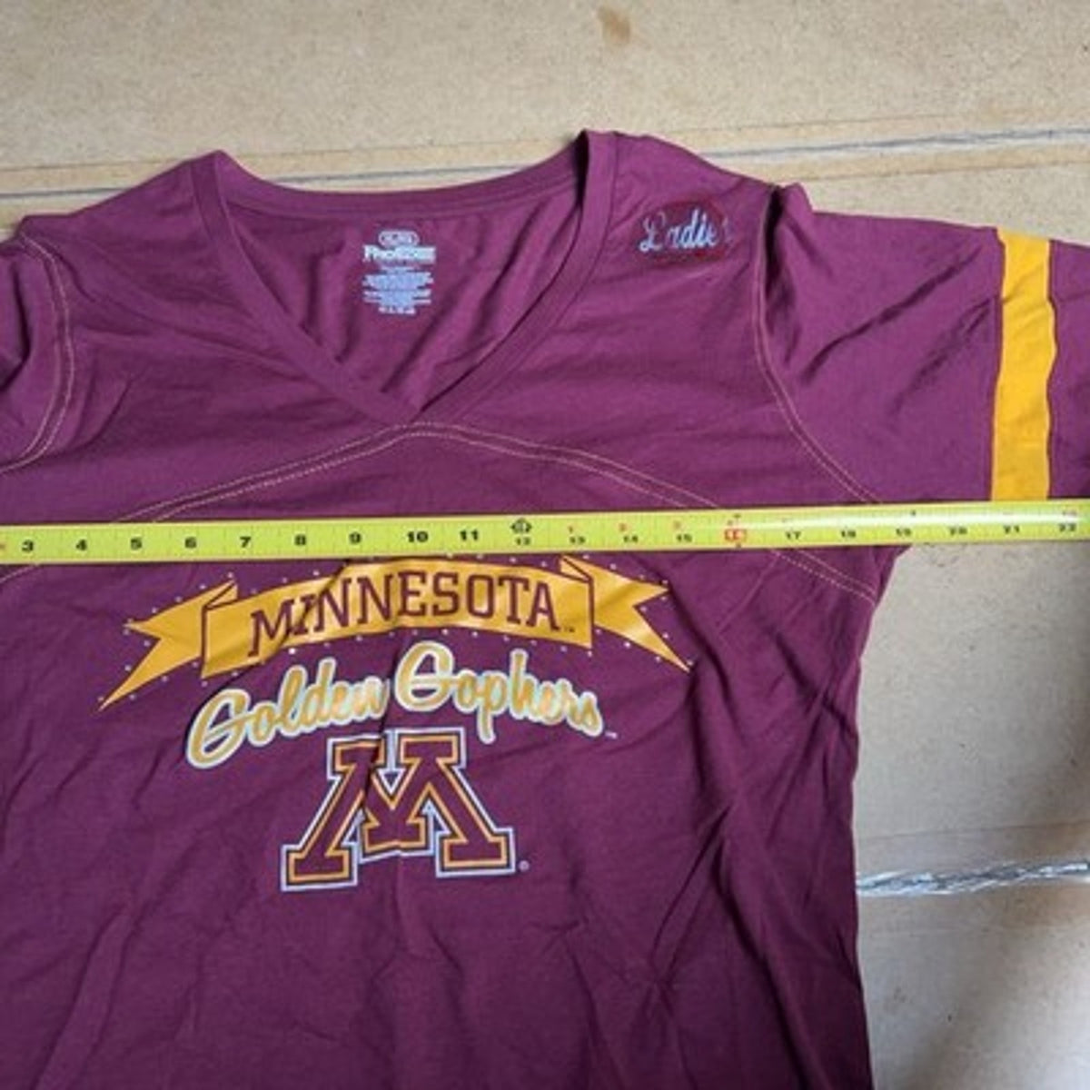 ProEdge T-Shirt Womens XL Red Minnesota Golden Gophers V-Neck Rhinestone