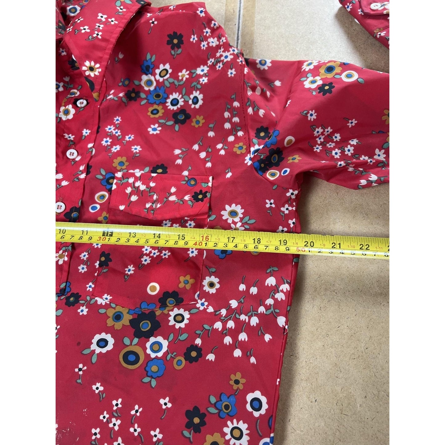Skyr Button-Up Shirt Mens Small Red Floral Nylon Collared Vintage Long Sleeve