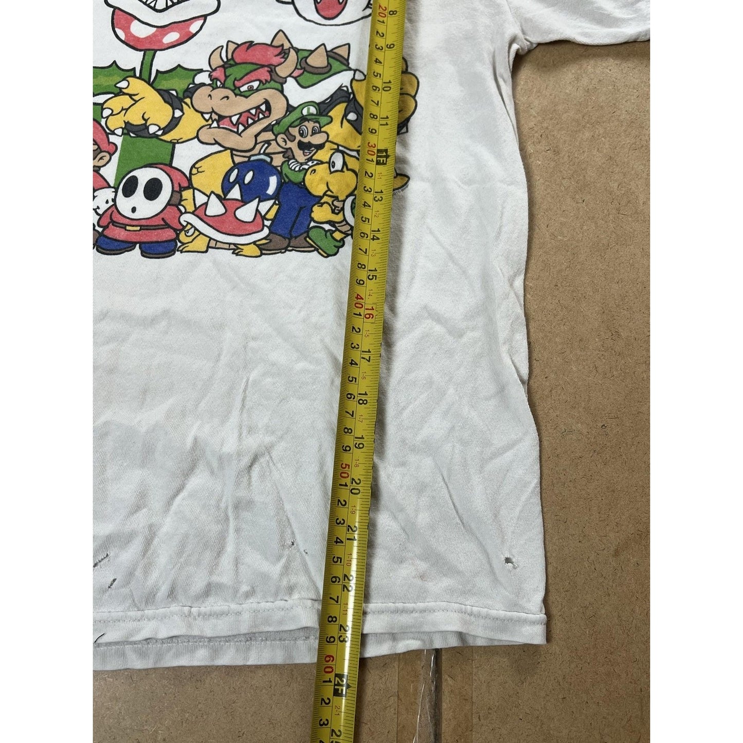 Gildan Shirt Mens M White Super Mario Nintendo Graphic T-Shirt Characters Gaming