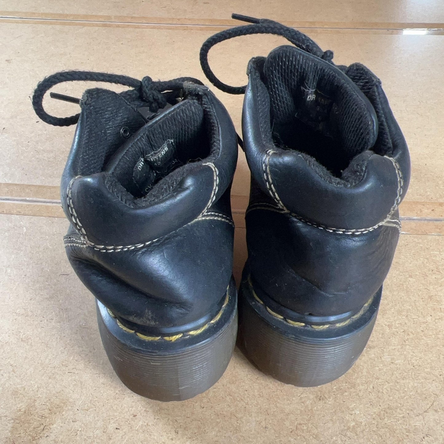 Dr. Martens Shoes Mens Size 7 Black Derby Leather Lace Up 1460 Slip Resistant