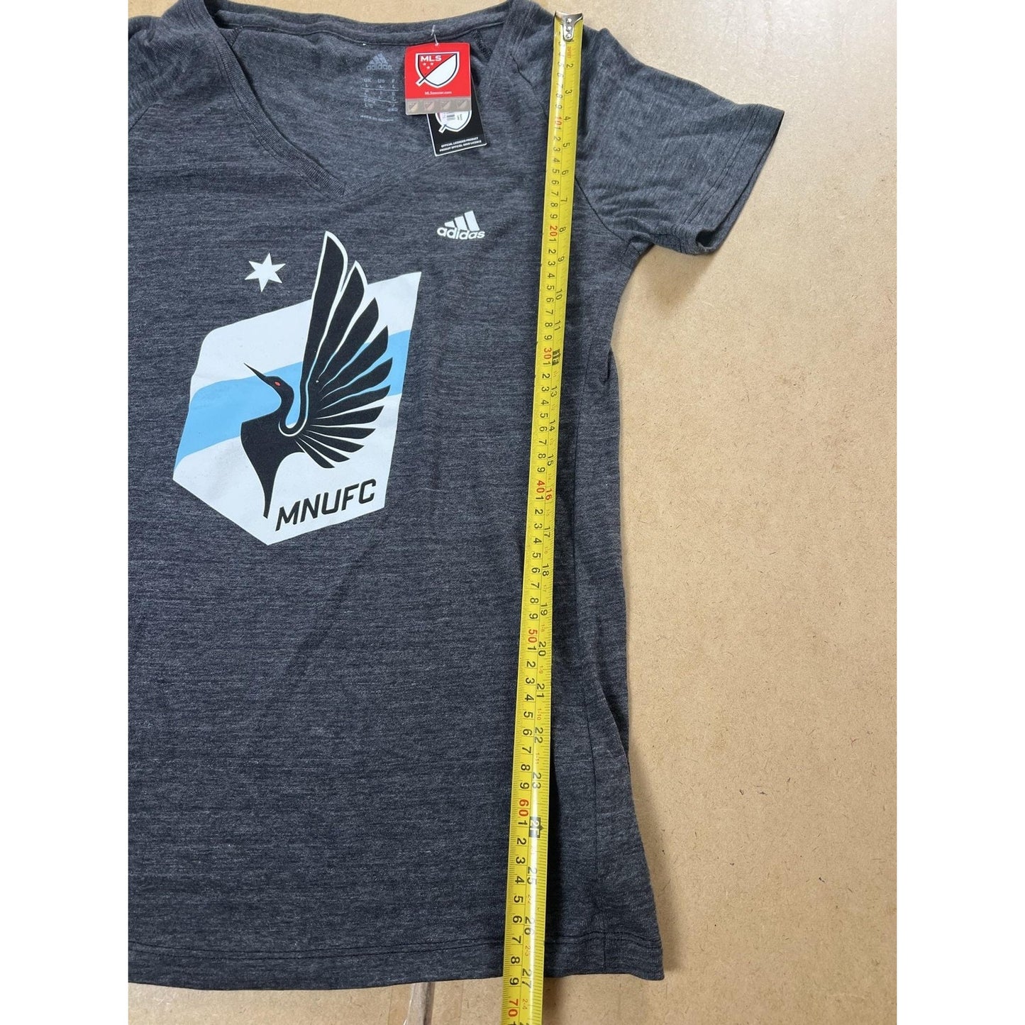 Adidas T-Shirt Womens L Gray V-Neck Raglan MNUFC MLS Soccer Official Licensed