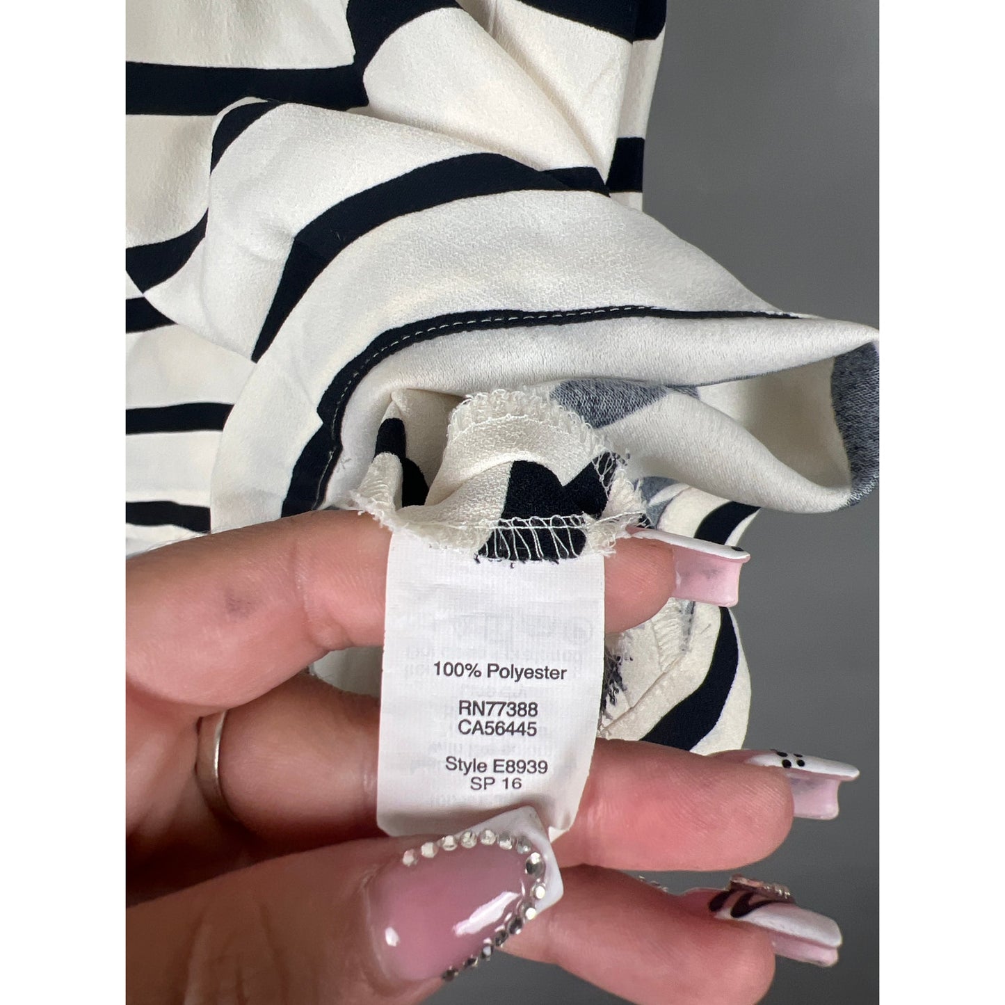 Madewell Women’s Striped White Blouse Crepe Size Medium 100% Polyester