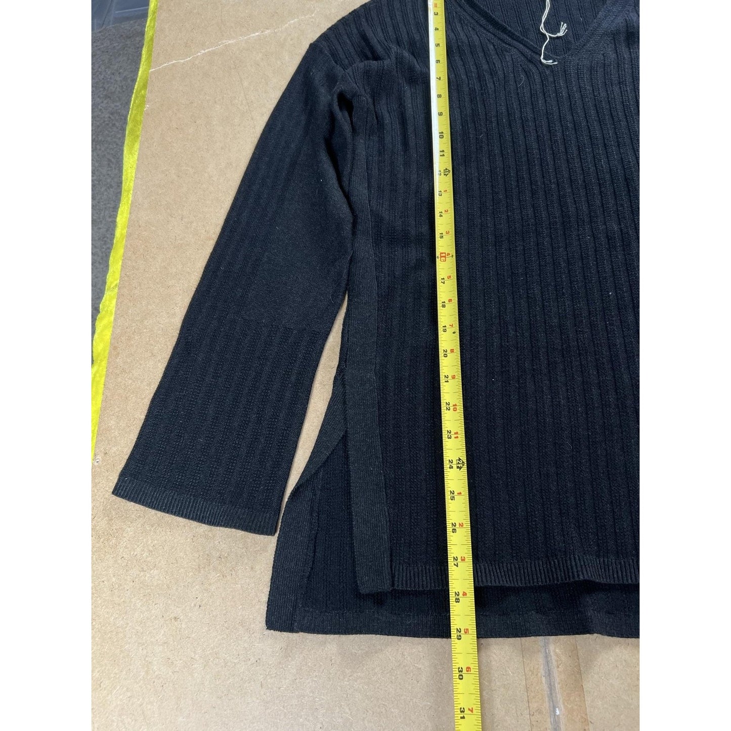 SmartWool Sweater Womens M Black Tunic V-Neck Ribbed Knit Stretch Relaxed Logo