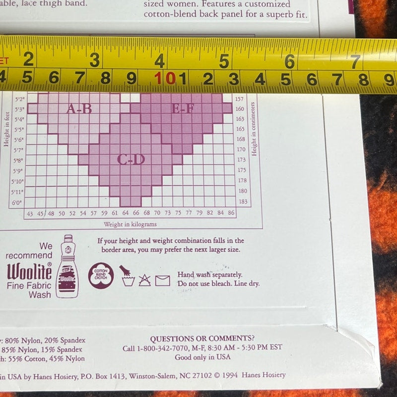 NWT Hanes Silk Reflection Silky Sheer Sandalfoot Pantyhose Size AB