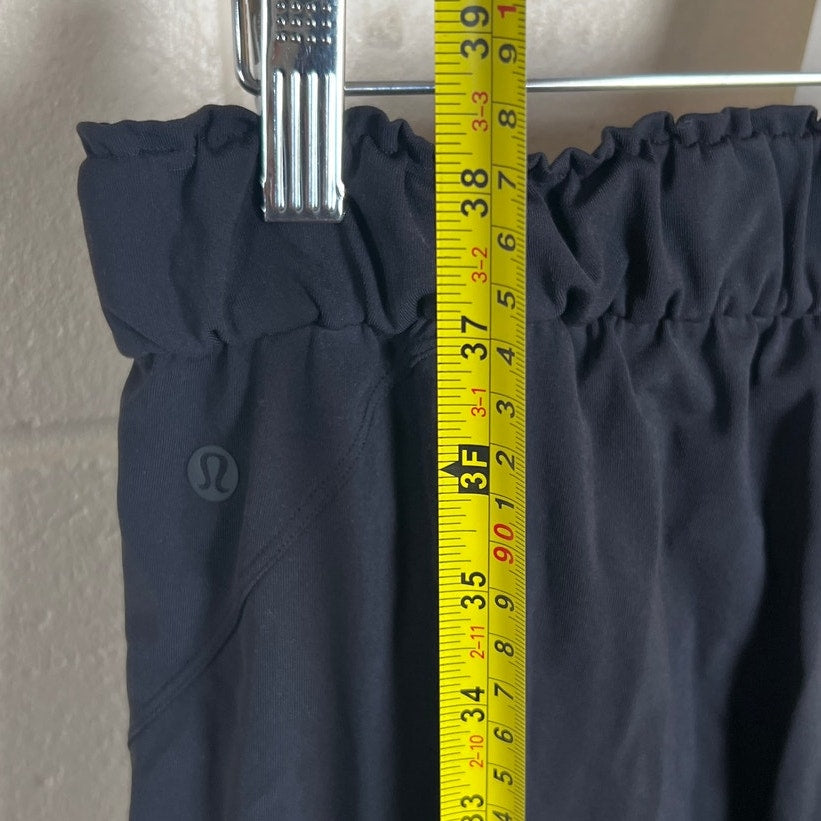 Lululemon Keep Moving Pants Women's Size 8 Black