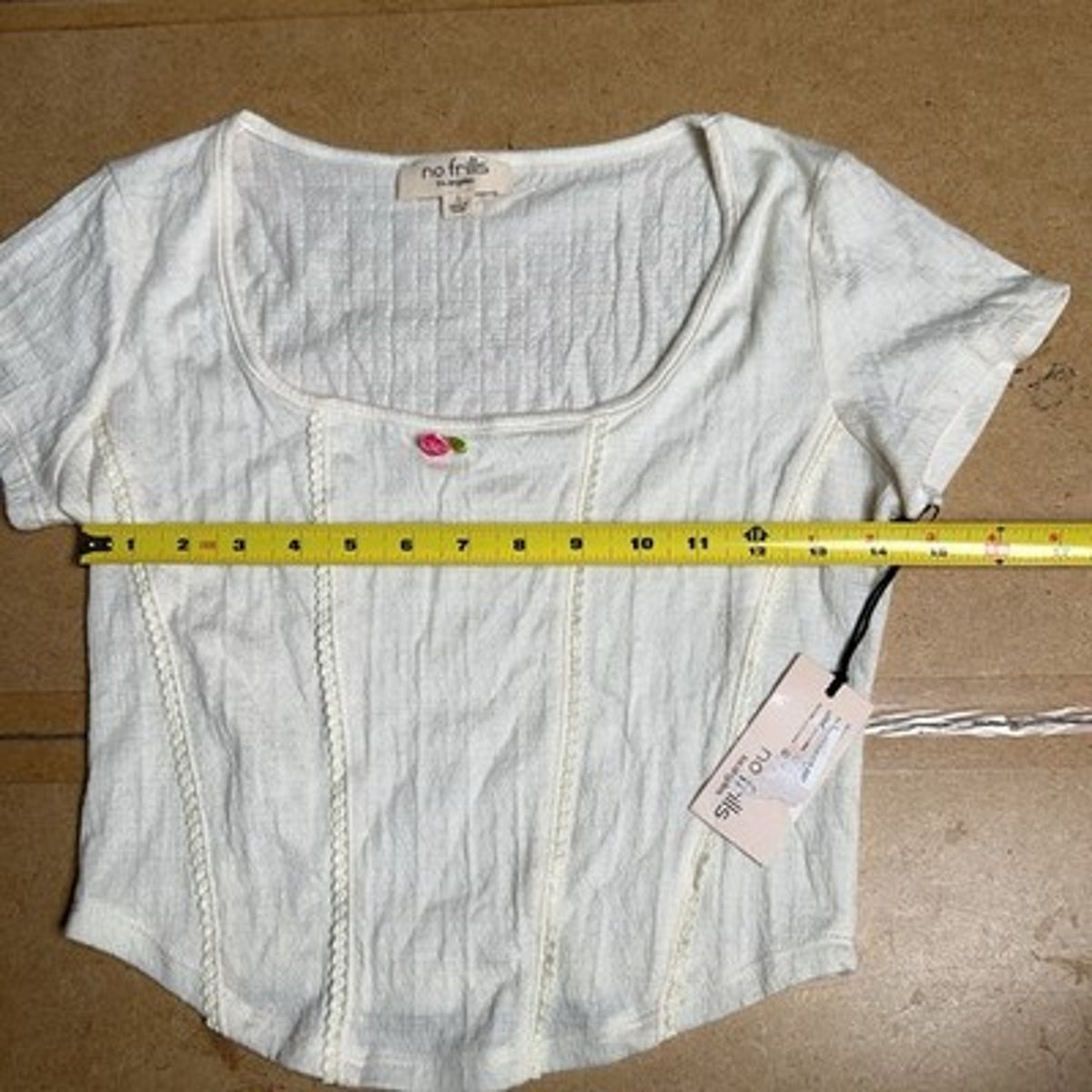 No Frills Los Angeles T-Shirt Womens L White Cropped Scoop Neck Embroidered