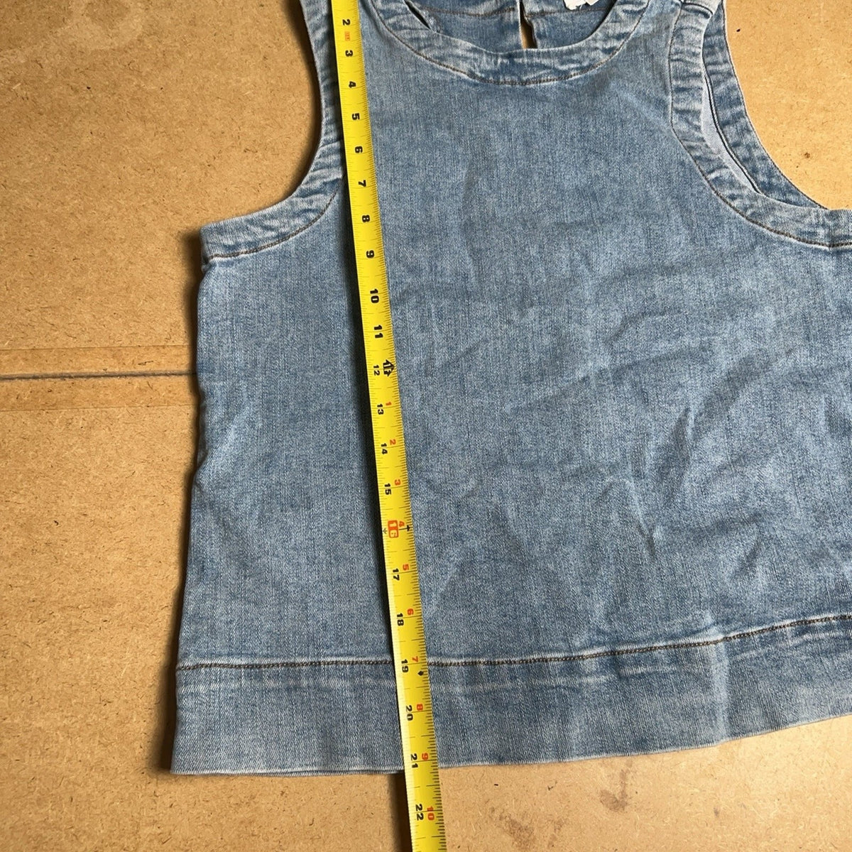 Evereve Tank Womens S Blue Denim Basic Crew Neck Button Stretch Casual