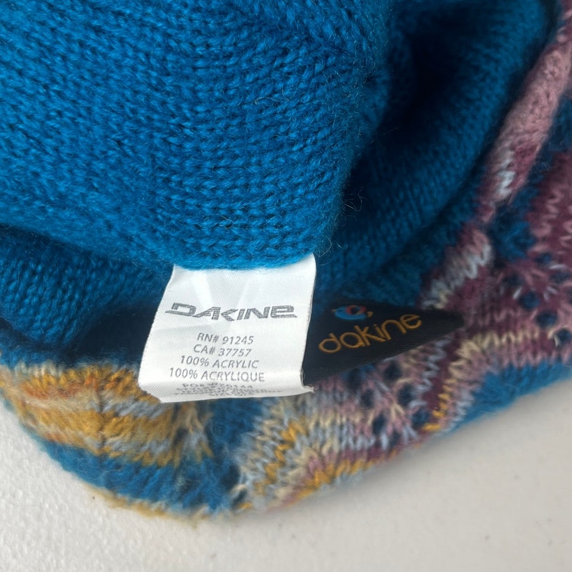 Dakine Women's Zig Zag Beanie 100% Acrylic knit