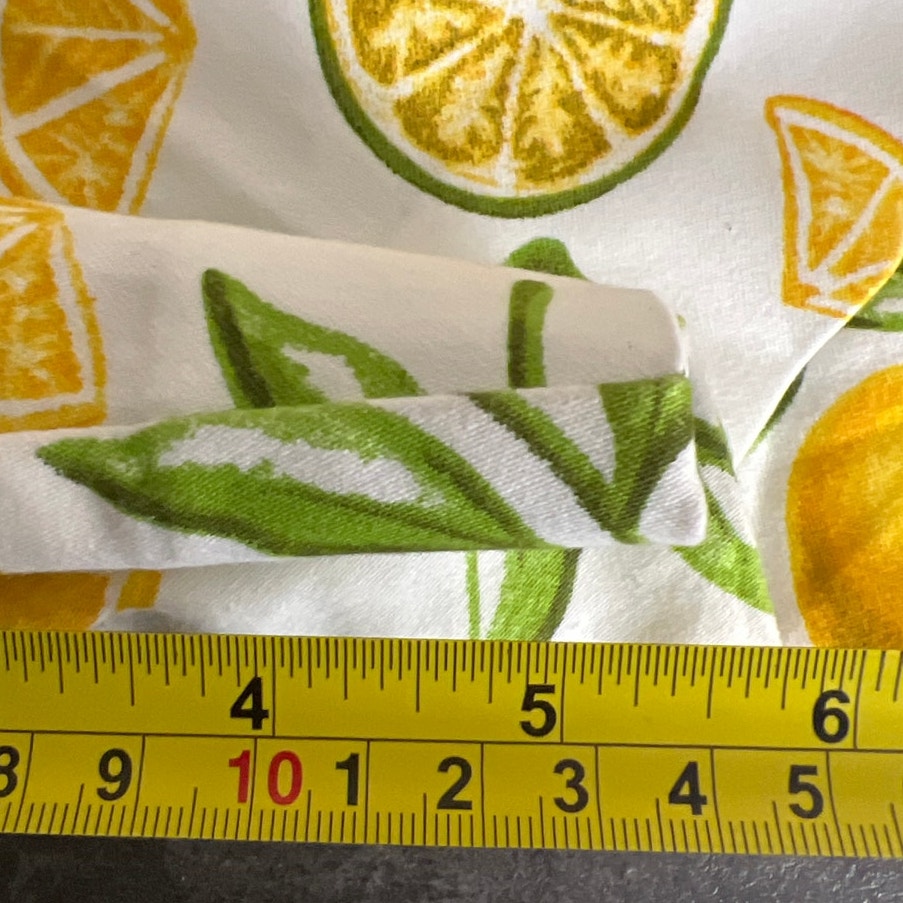 Isaac Mizrahi New York Size 16 Lime Shorts Tailored Stretch