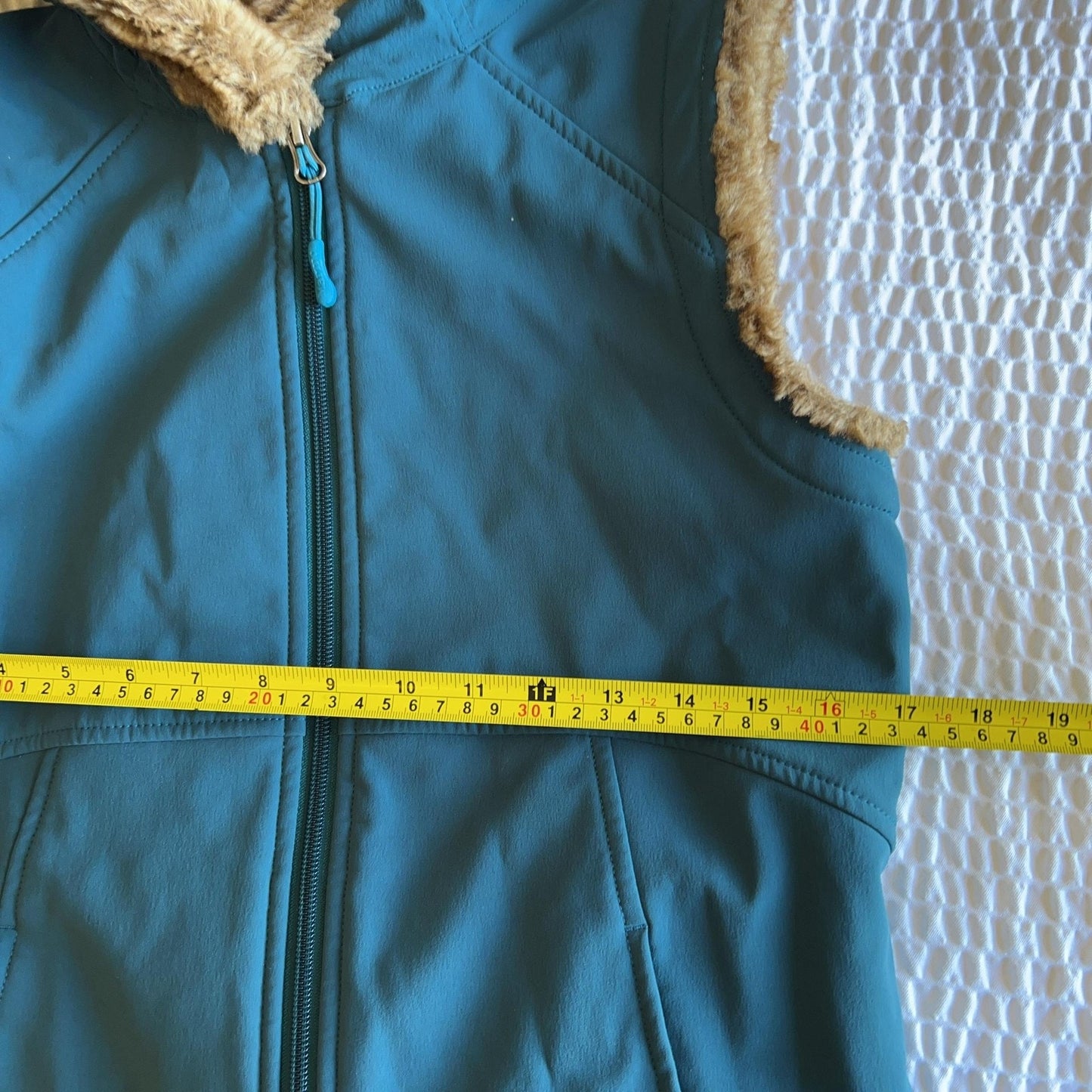 Marmot Vest Womens S Blue Hooded Lined Faux Fur Pockets Slim Winter Fleece