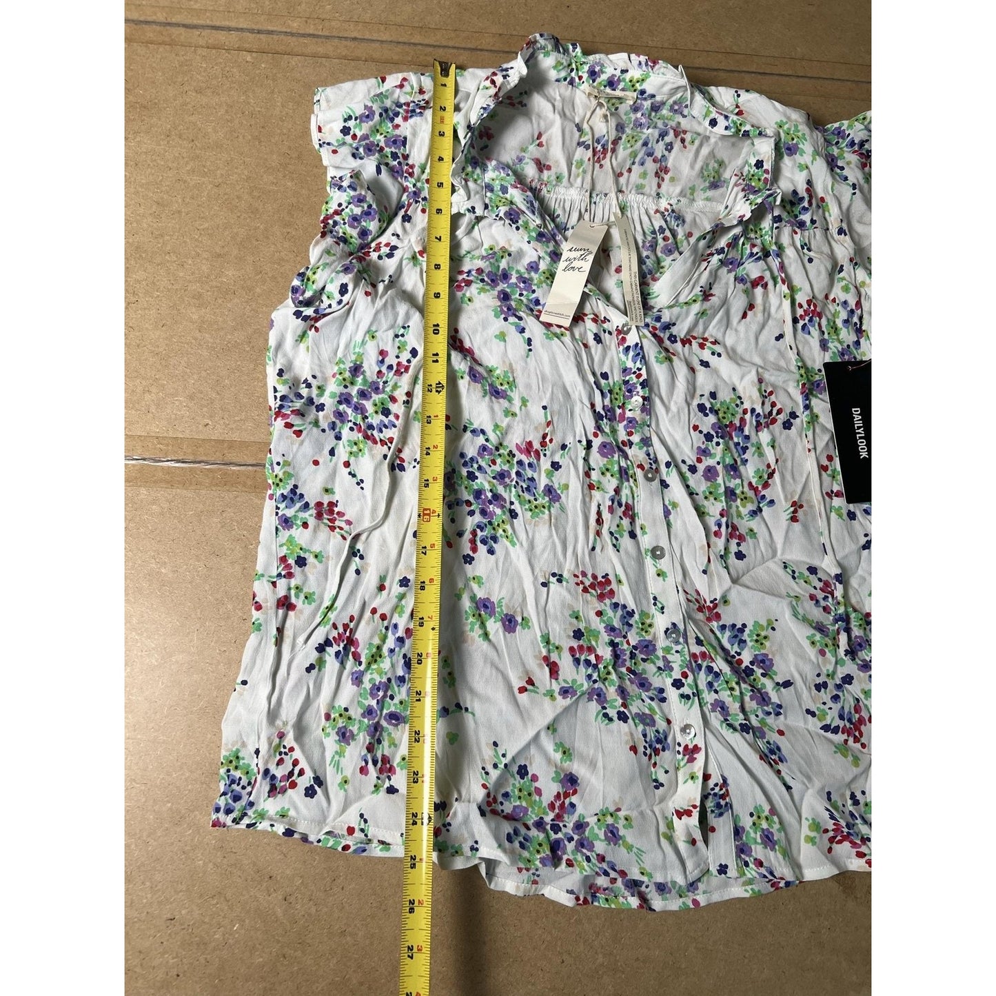 Lovestitch Blouse Womens M White Floral V-Neck Short Sleeve Ruffle Button