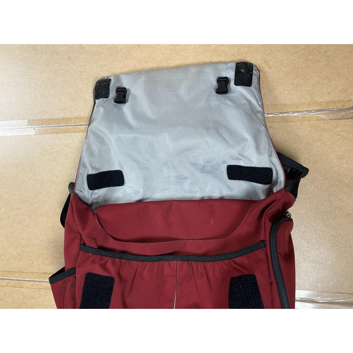 Patagonia Messenger Bag Mens Medium Red Canvas Lined Adjustable Padded