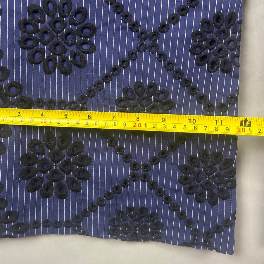 Ettitwa Anthropologie Navy Blue Pinstripe Black Embroidered Eyelet Pants Size 6