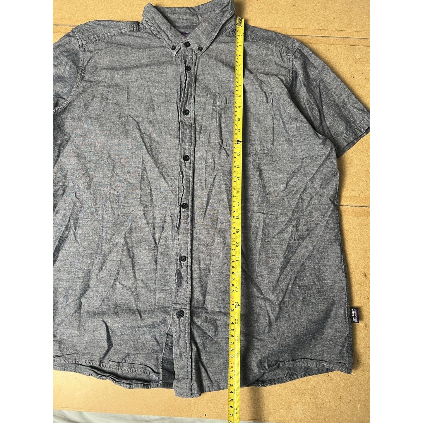 Patagonia Shirt Mens XL Gray Chambray Short Sleeve Button Up Collared Casual