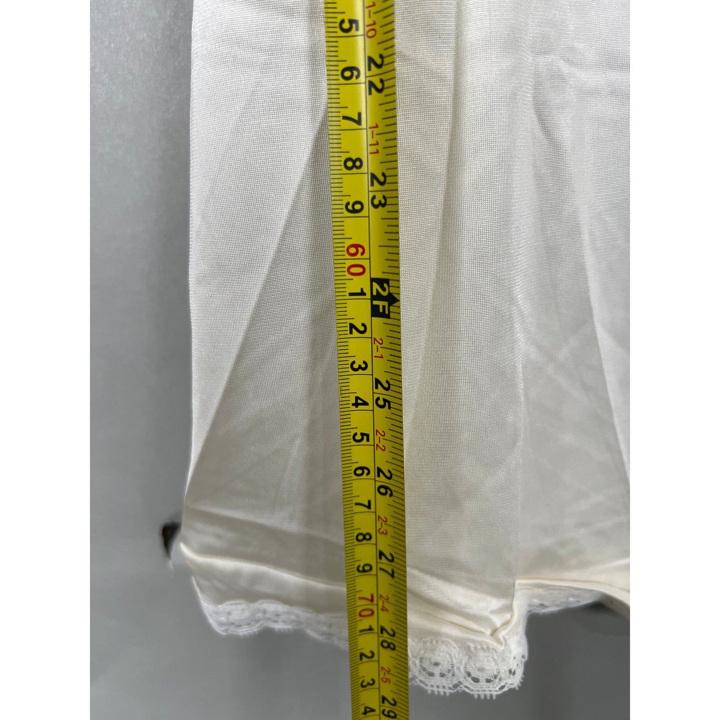 Komar Medium 100% Nylon White Half Slip Skirt Elastic Waist